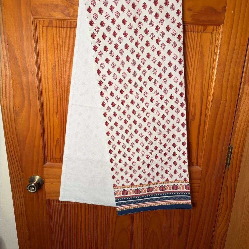 NWOT Kohl's Red and Cream Leaf  Pumpkin Table Runner (2 never used)